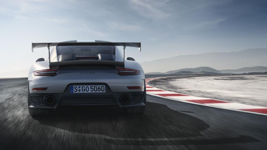  Porsche 911 GT2 RS (991) 2017 года  (WW) (фото 81 из 93)